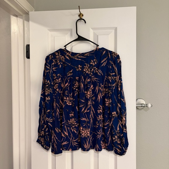 Anthropologie Floral Embroidered V Neck Top Size S - Picture 11 of 11